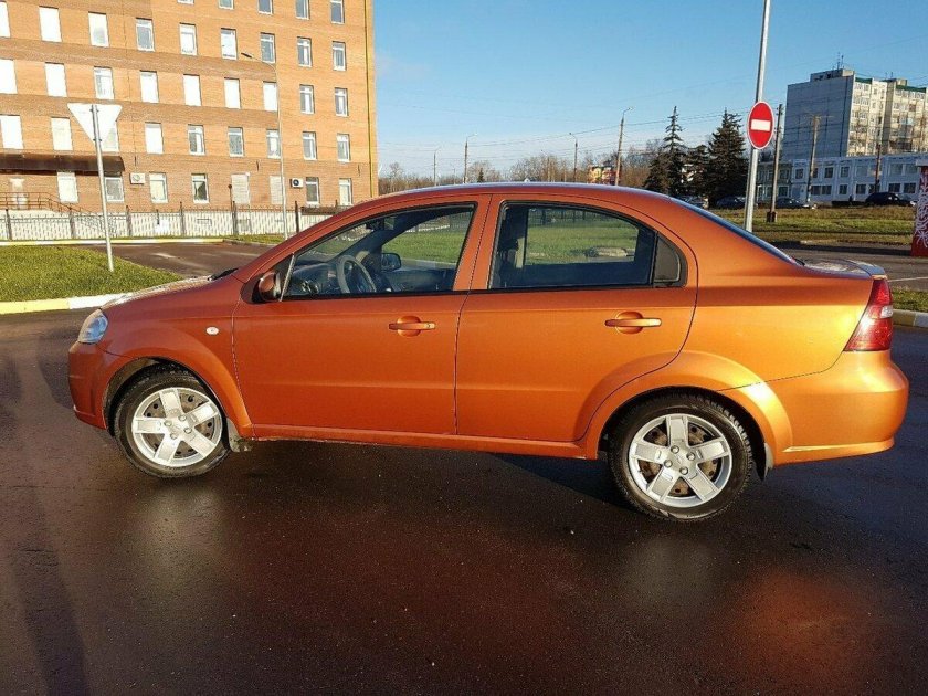 Chevrolet Aveo t250 оранжевый