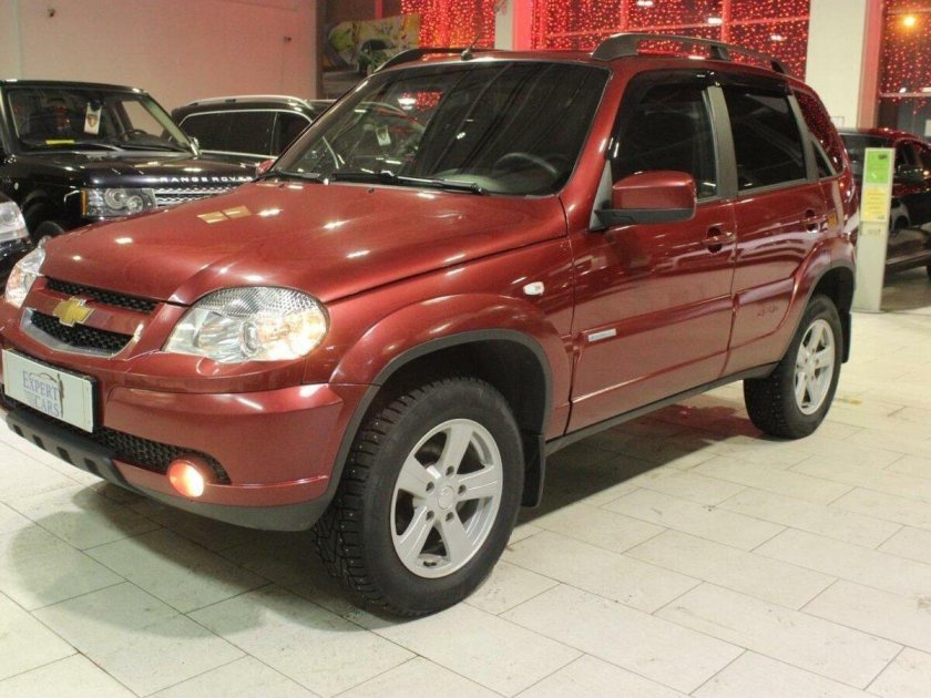 Шевроле Нива 2003 красный