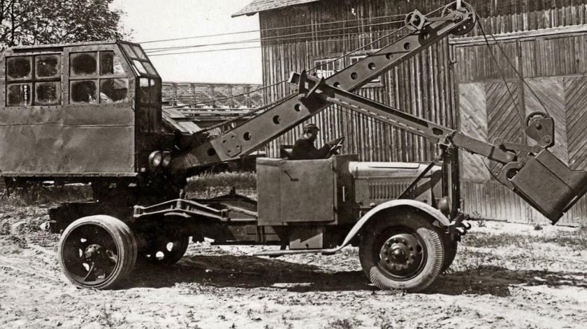 Экскаватор да-0,25 на шасси яг-6