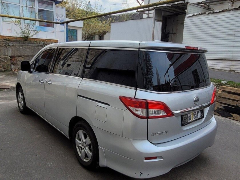 Ниссан минивэн правый руль 2008