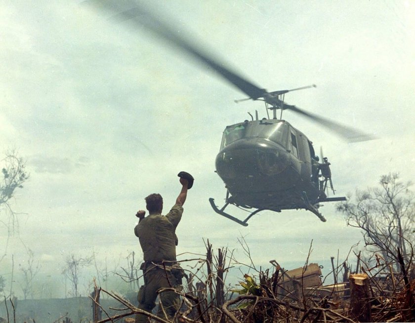 Uh-1 Хьюи Вьетнам подбитый