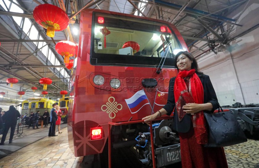 Поезда в метро москвы
