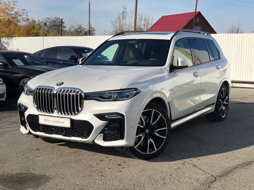 BMW x7 белый