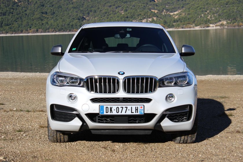 БМВ Икс 7 белый