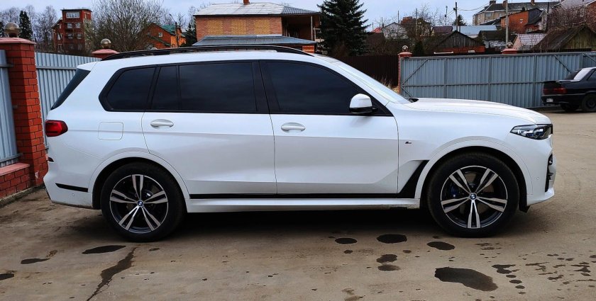 BMW x7 белая тонированная