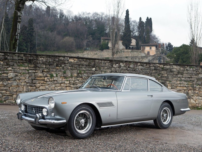 Ferrari 250 gt 2+2 Coupe