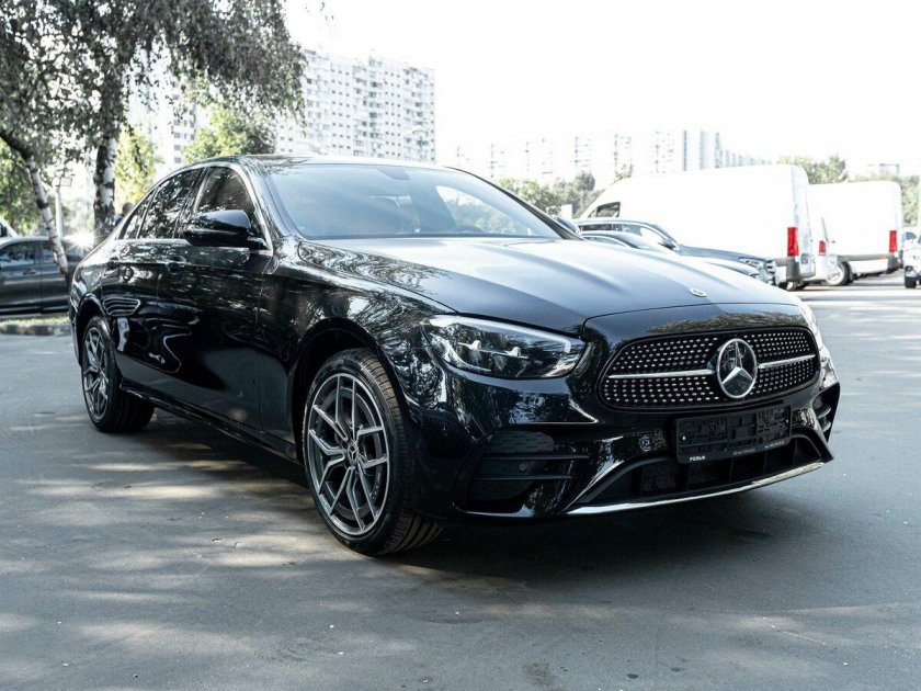 Мерседес е класс 2022 черный