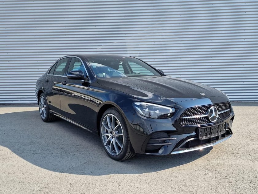 Мерседес Бенц е200 2022