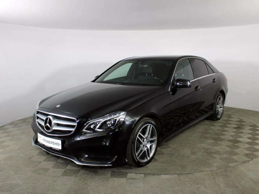 Мерседес Бенц е200 черный