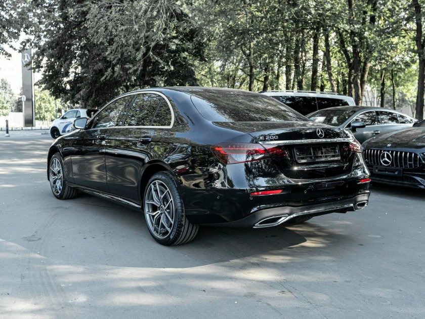 Mercedes e 2021 черный
