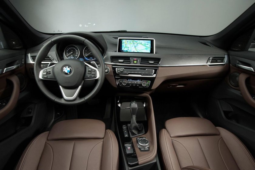 БМВ x1 2021 салон