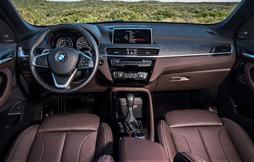 BMW x1 2016 салон