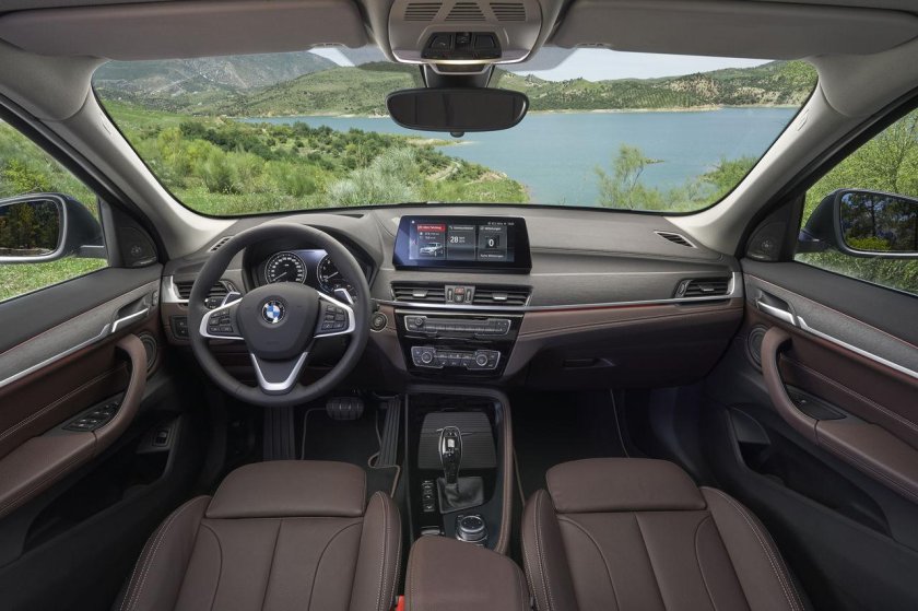 BMW x1 2021 интерьер
