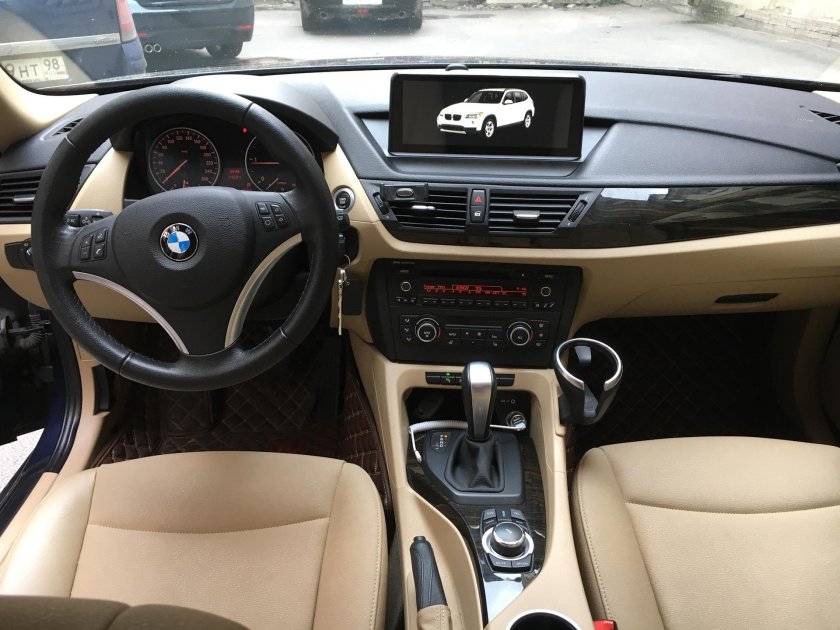 BMW x1 2014 салон