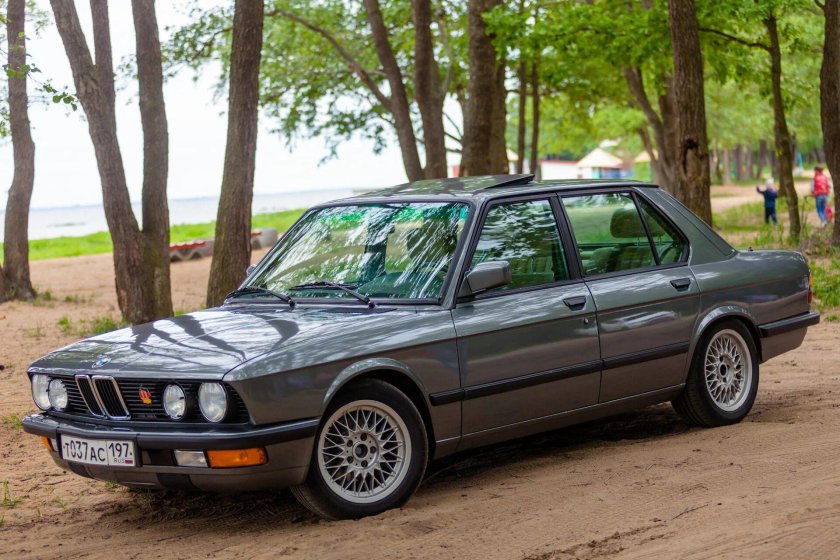 BMW 5 Series (e28)