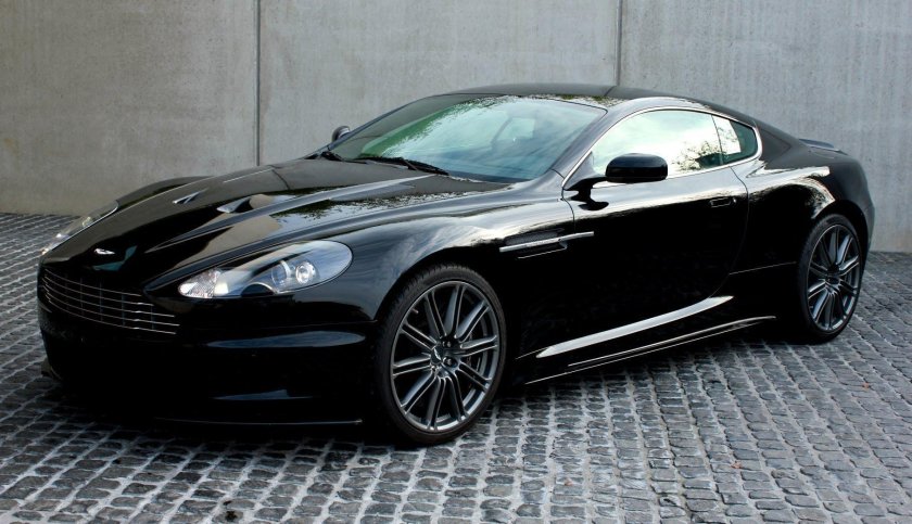 Aston Martin DBS v12