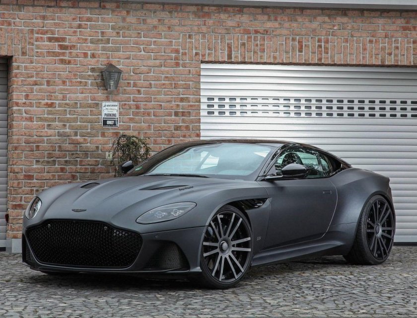 Астон Мартин ДБС