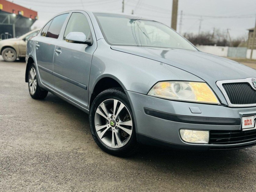 Шкода октавия 2007г серебристая