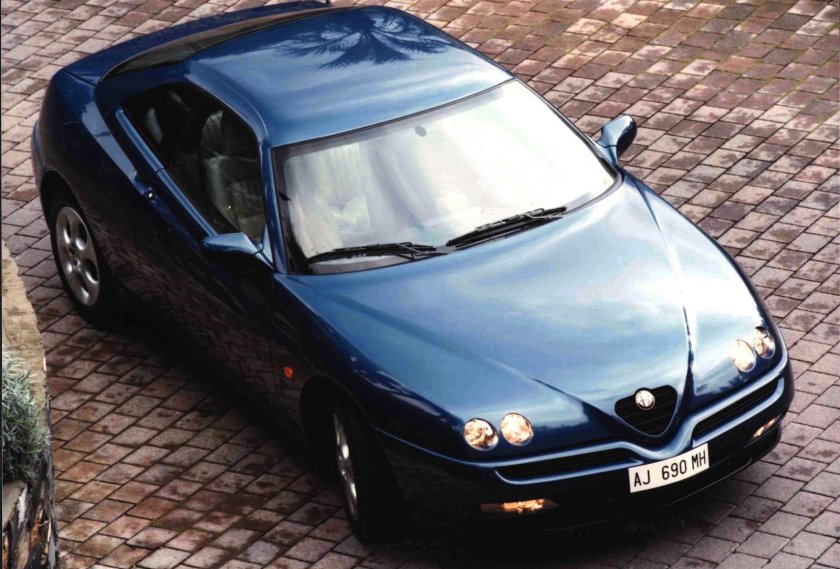 Alfa Romeo GTV 916