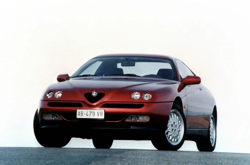 Alfa Romeo GTV 916