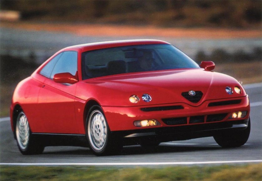 Alfa Romeo GTV 916