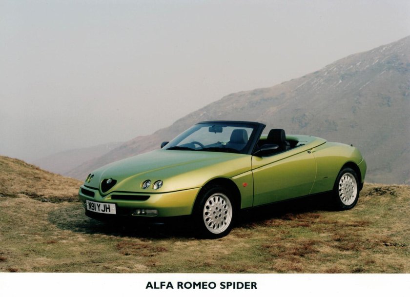 Alfa Romeo Spider 916