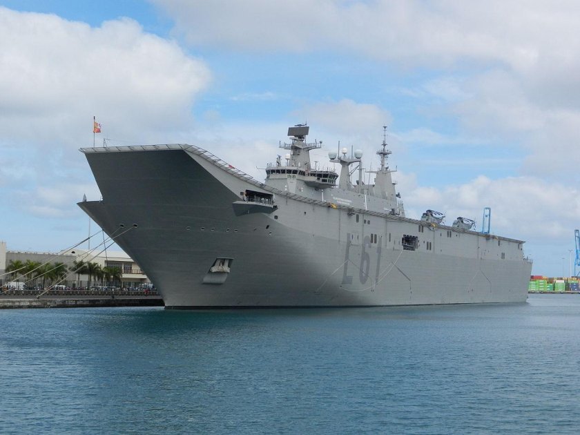 Hmas canberra (l02)