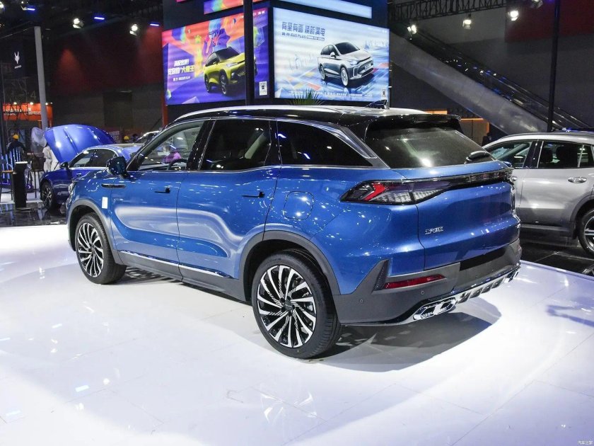 BAIC x7