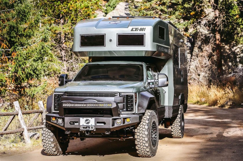 Ford f550 EARTHROAMER.