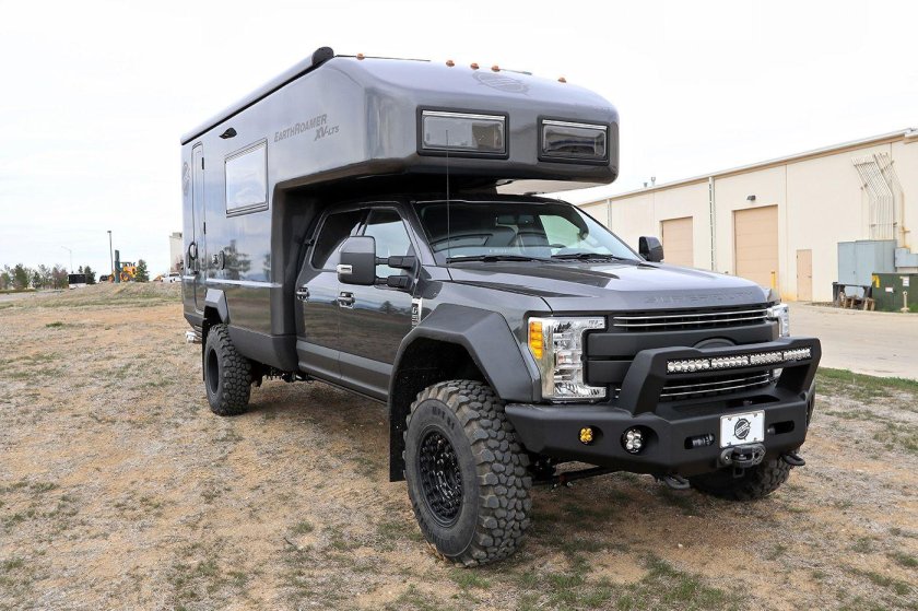 Ford f550 EARTHROAMER.
