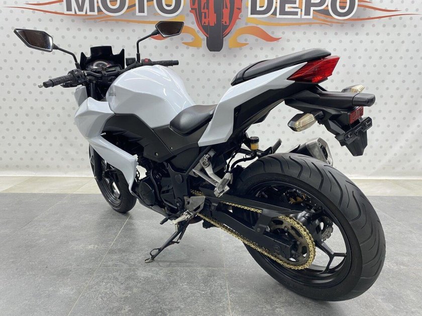 Мотоцикл kawasaki ninja 400