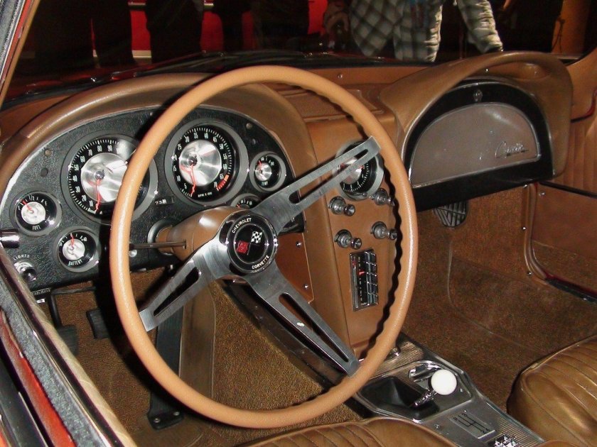 Chevrolet Corvette c2 1963 салон
