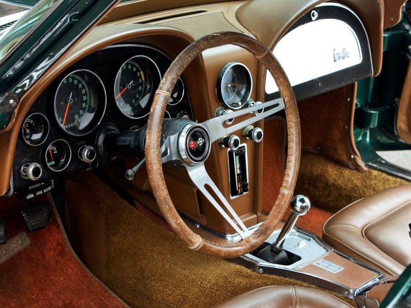 Chevrolet Corvette Stingray 1967 салон