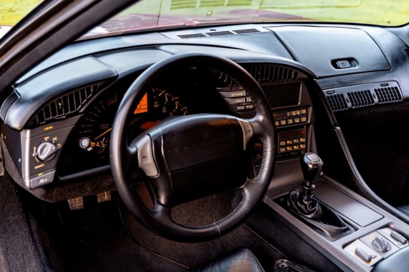 Chevrolet corvette c4 салон