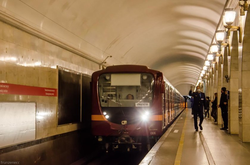 Вагон метро