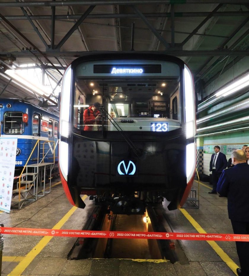 Поезд метро Балтиец Санкт-Петербург