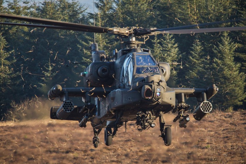 MCDONNELL Douglas Ah-64 Apache
