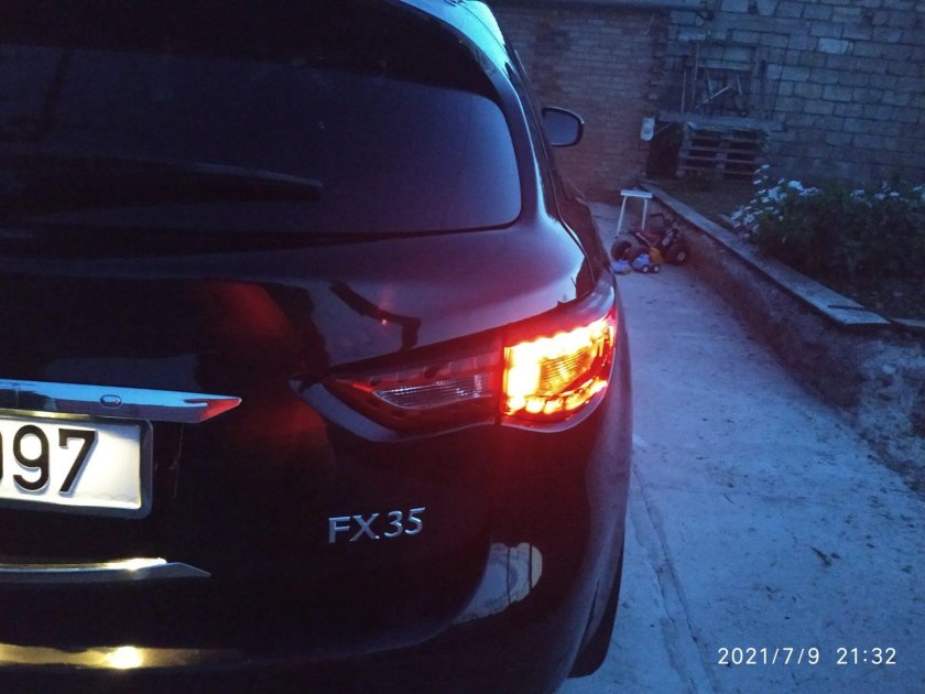 Задние габариты fx37