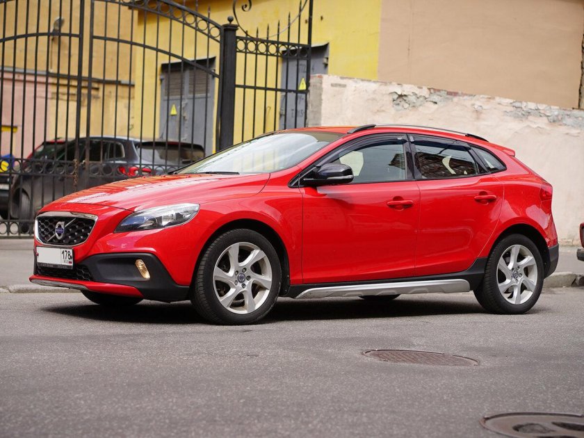 Вольво v40 Cross Country