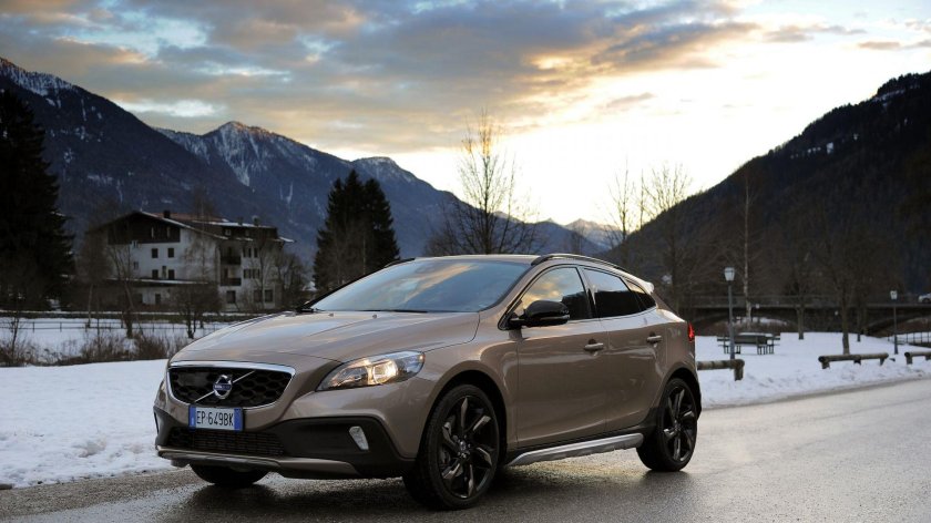 Вольво v40 Cross Country