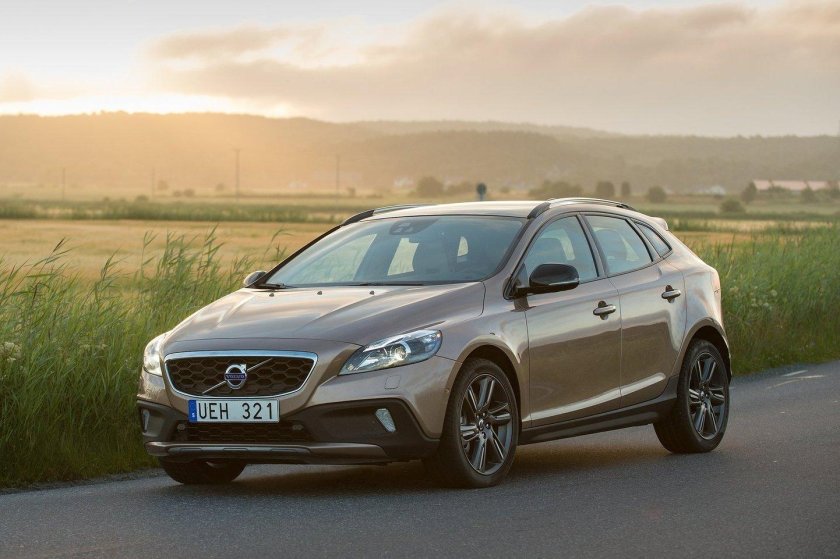 Volvo v40 2014