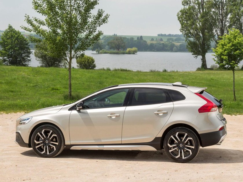 Вольво v40 Cross Country