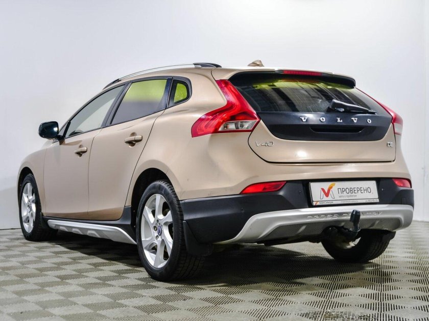 Volvo v40 cross country