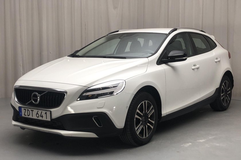 Вольво v40 Cross Country
