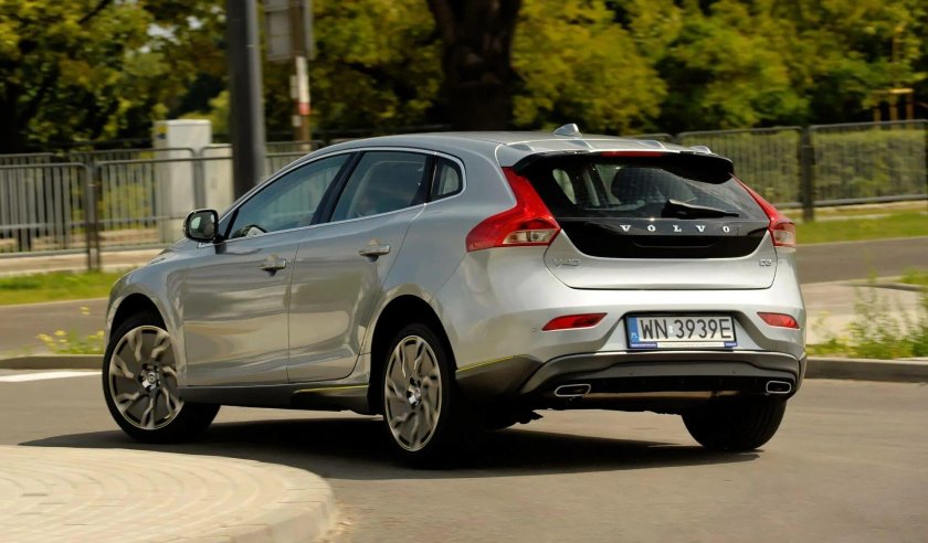 Volvo v40 d2