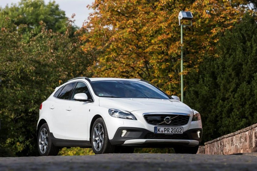 Volvo v40