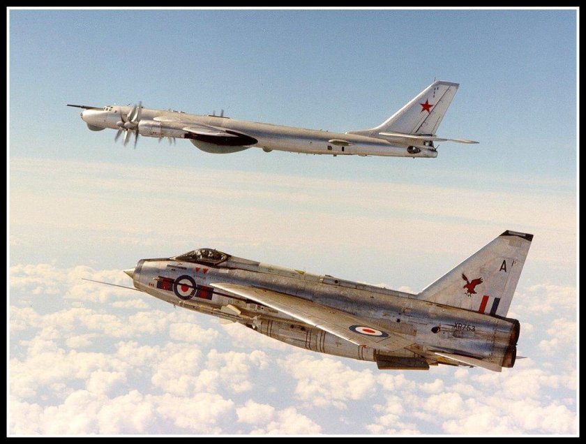 Лайтнинг самолет f-6