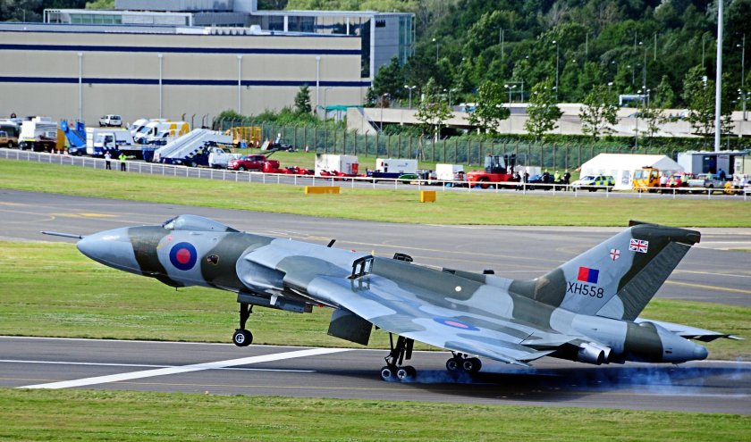 Avro Vulcan xh558