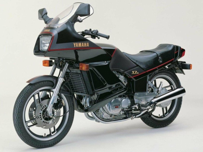 Yamaha XZ 550