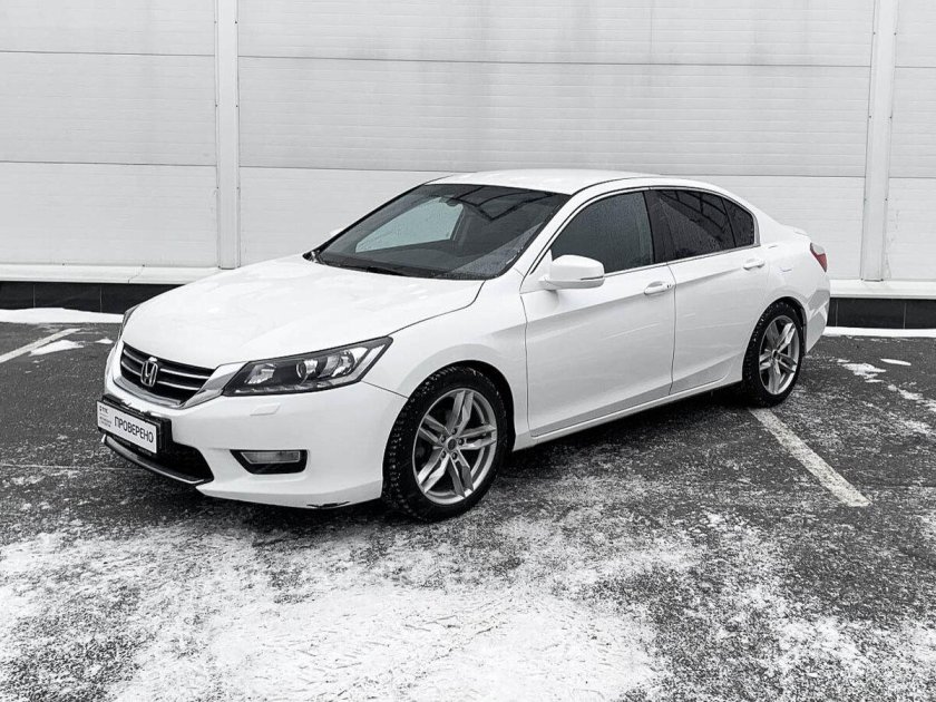 Хонда Аккорд 2013 года